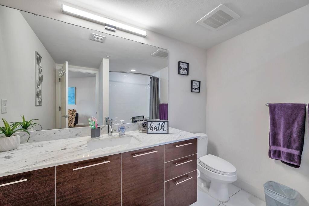 Luxury Apt 3 Mins To Dt Tampa -Pool-Gym-Balcony Bagian luar foto