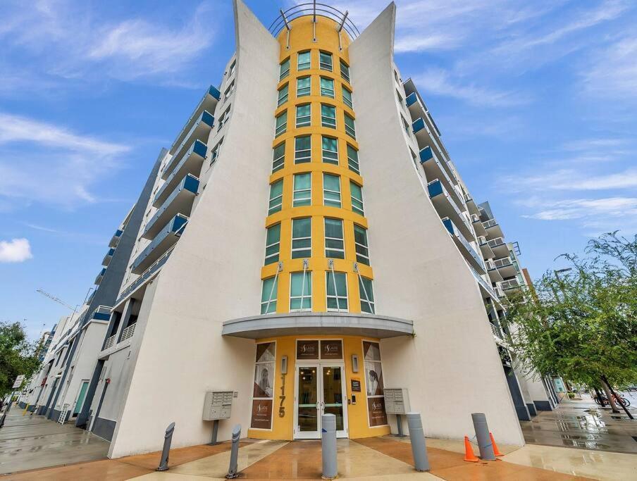 Luxury Apt 3 Mins To Dt Tampa -Pool-Gym-Balcony Bagian luar foto