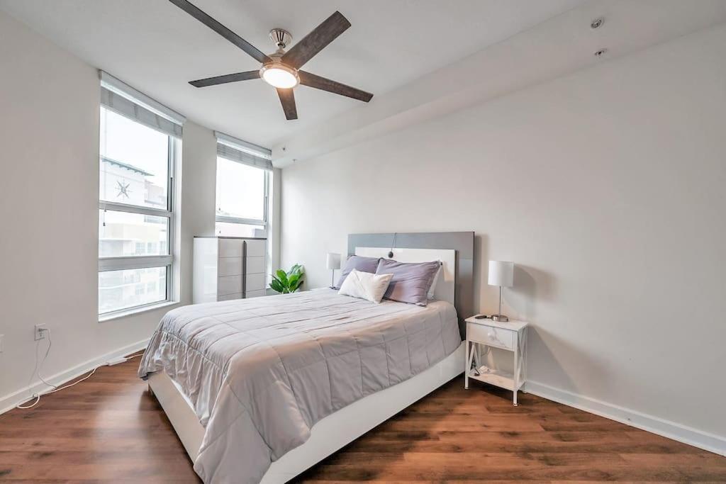 Luxury Apt 3 Mins To Dt Tampa -Pool-Gym-Balcony Bagian luar foto