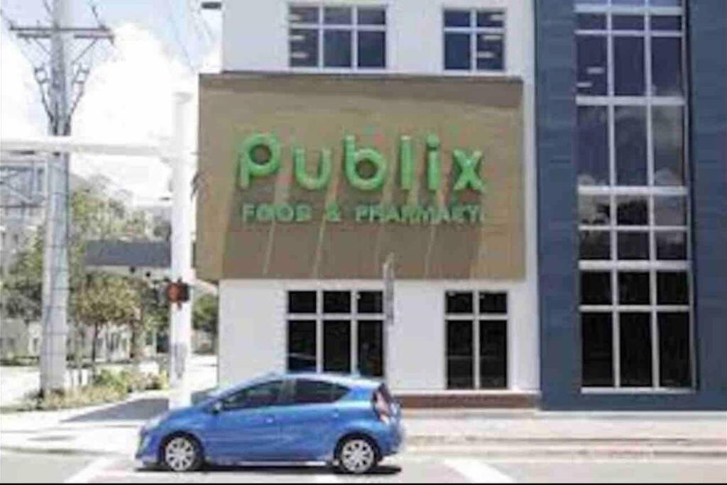 Luxury Apt 3 Mins To Dt Tampa -Pool-Gym-Balcony Bagian luar foto