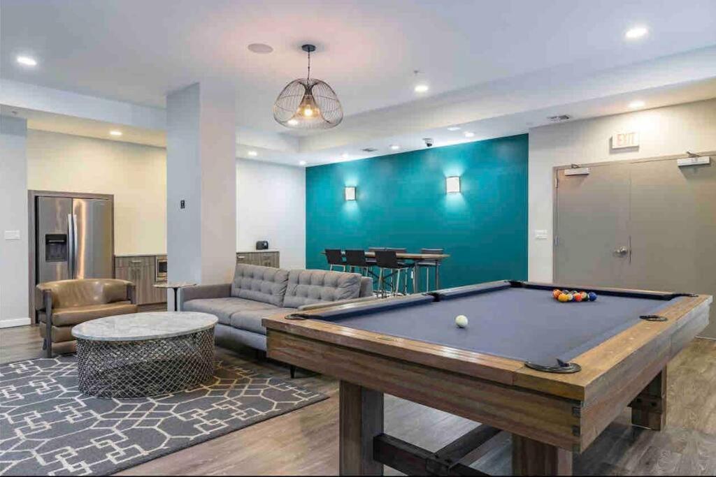 Luxury Apt 3 Mins To Dt Tampa -Pool-Gym-Balcony Bagian luar foto