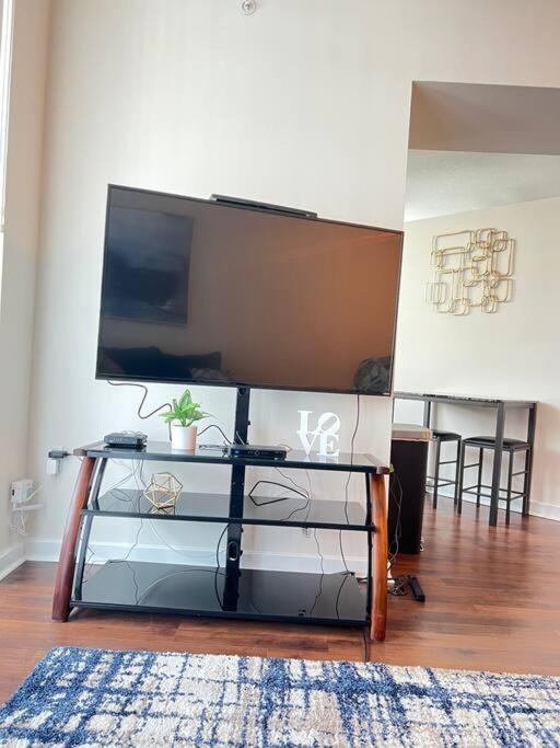Luxury Apt 3 Mins To Dt Tampa -Pool-Gym-Balcony Bagian luar foto